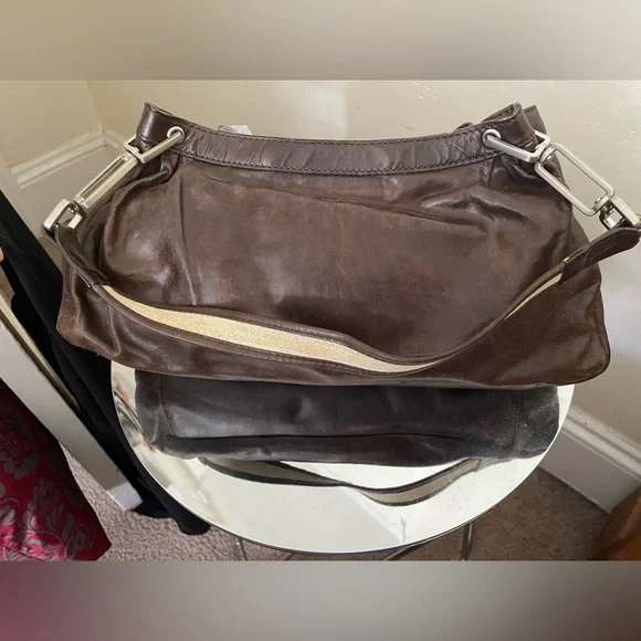 Classic Calvin Klein Brown Leather Purse circa ‘05/‘06 - Picture 2 of 6